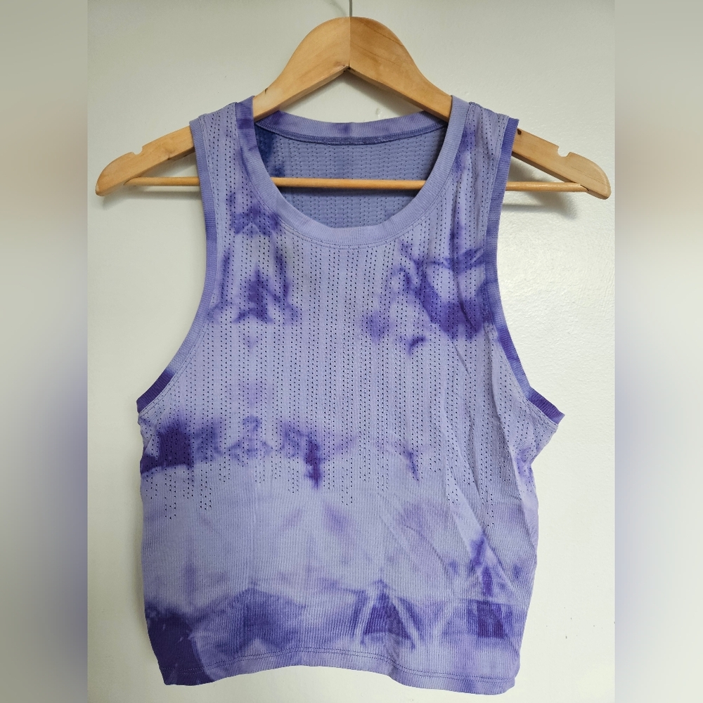 EUC Lululemon Train To Be Tank, Size 4, Rain Stripe Marble Dye Charged Indigo